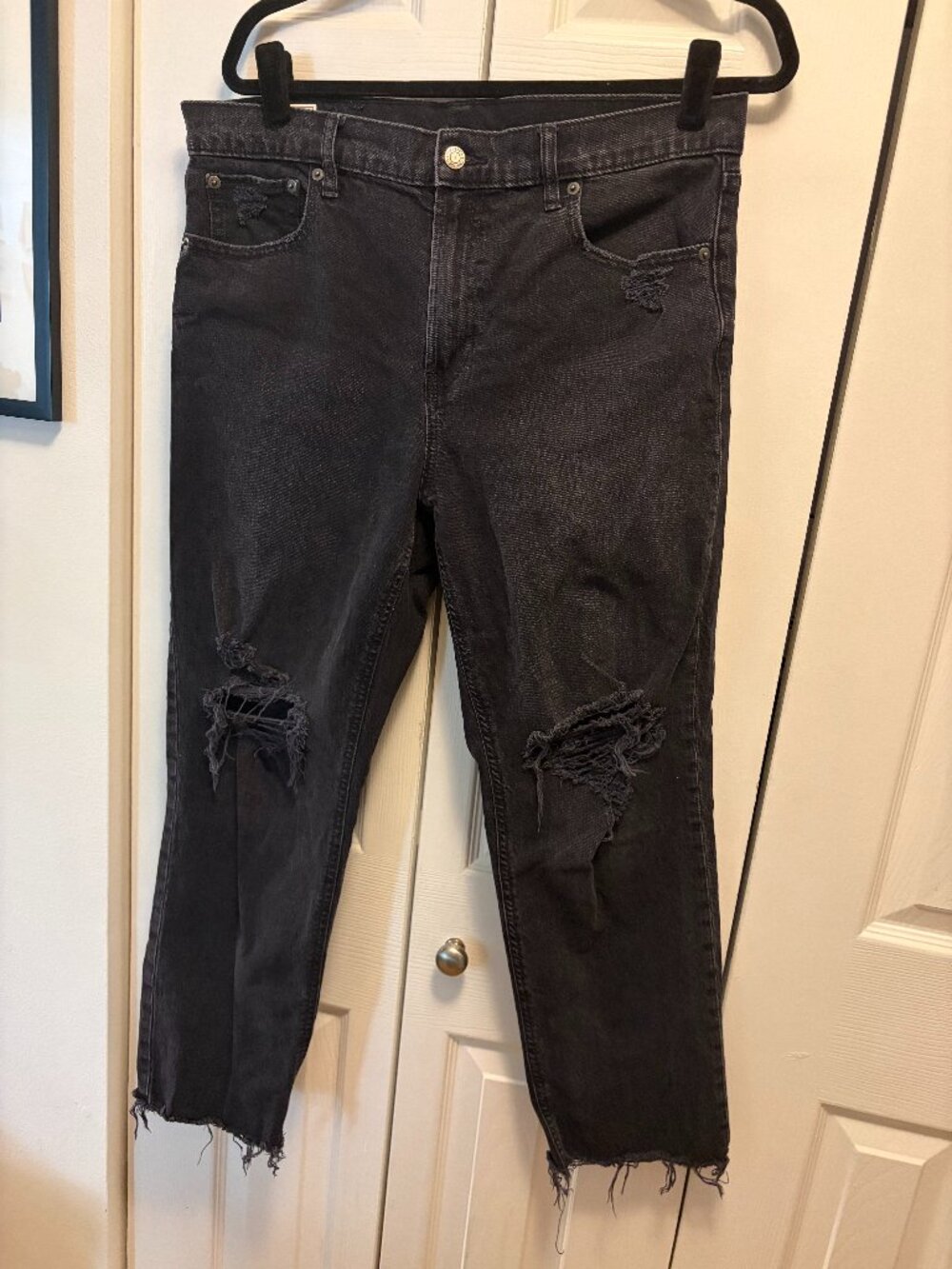 GAP Cheeky Straight High Rise Jeans — 32/14R — Black Distressed
